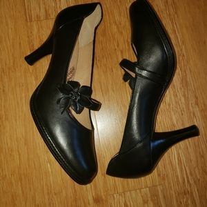 New Sofft Black Leather Heels